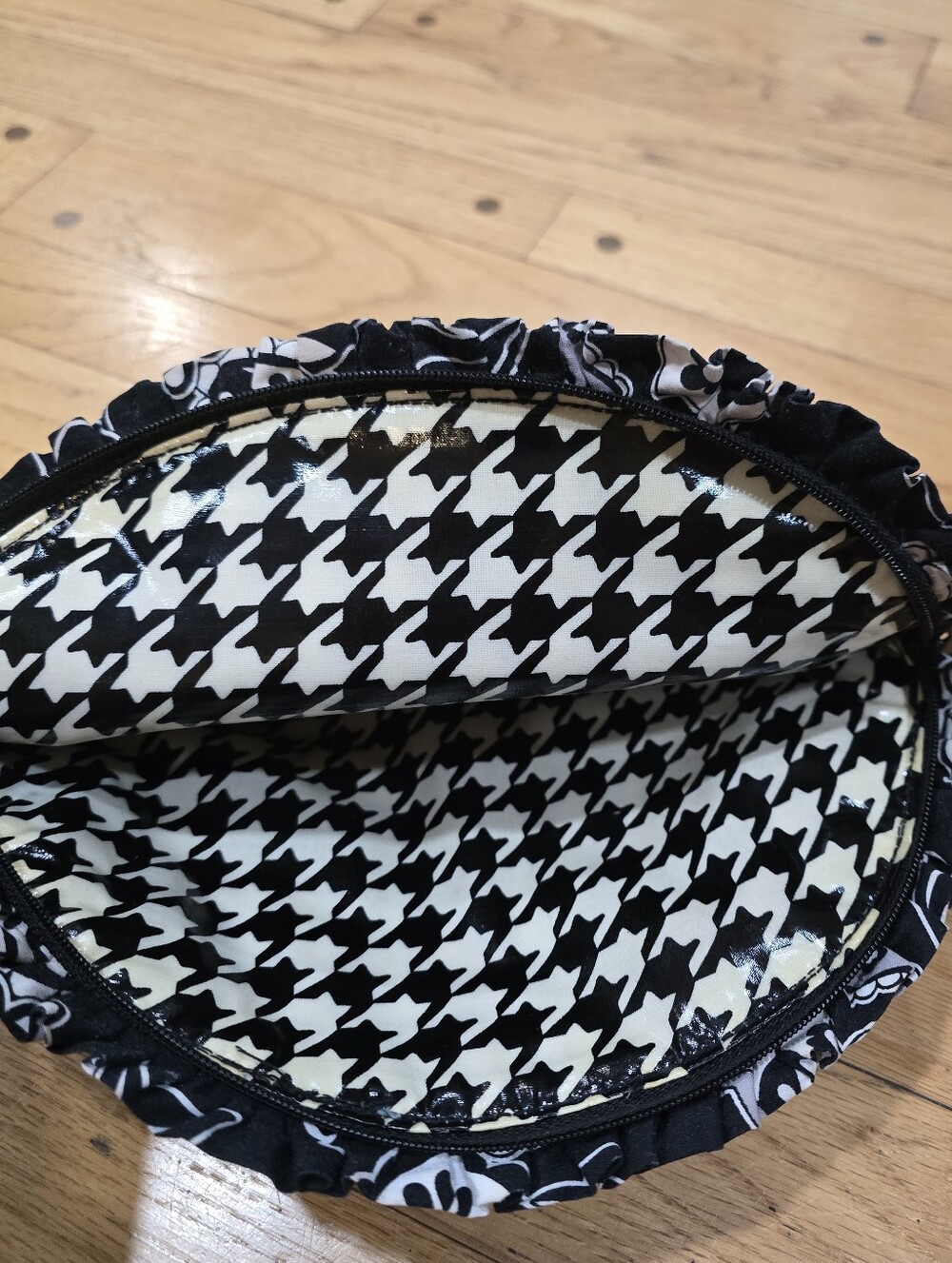 Vera Bradley Ruffled Cosmetic Bag Midnight Paisley Quilted Makeup Pouch - Picture 7 of 7